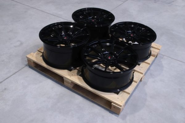 Wheel set JR11 20x8,5 ET20 / 20x10 ET30 5x112 Gloss Black