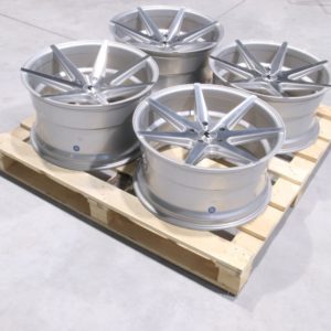 Wheel set JR20 20x10 ET20 / 20x11 ET30 5x120 Silver Machined