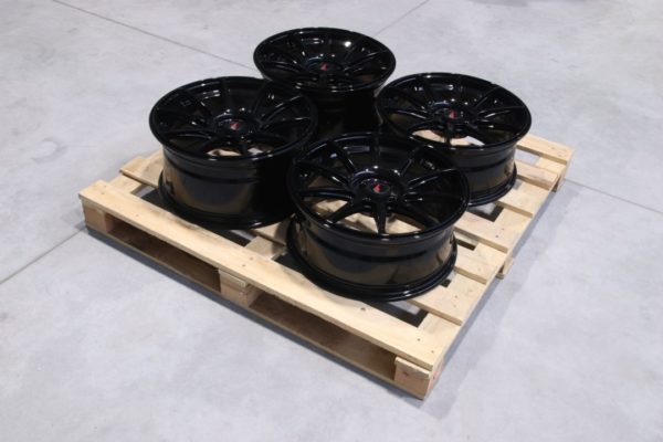 Wheel set JR11 18x7,5 ET35 / 18x8,5 ET40 4x100 Gloss Black