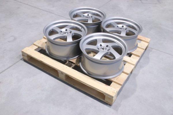 Wheel set JR15 18x8,5 ET40 5x112 Gloss Silver