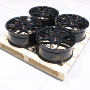Wheel set JR18 20x8,5 ET40 / 20x8,5 ET35 5x114,3 Gloss Black