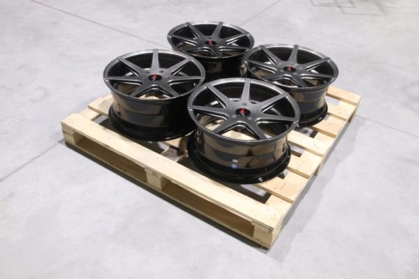 Wheel set JR20 18x8,5 ET30 / 18x8,5 ET25 5x120 Hyper Black