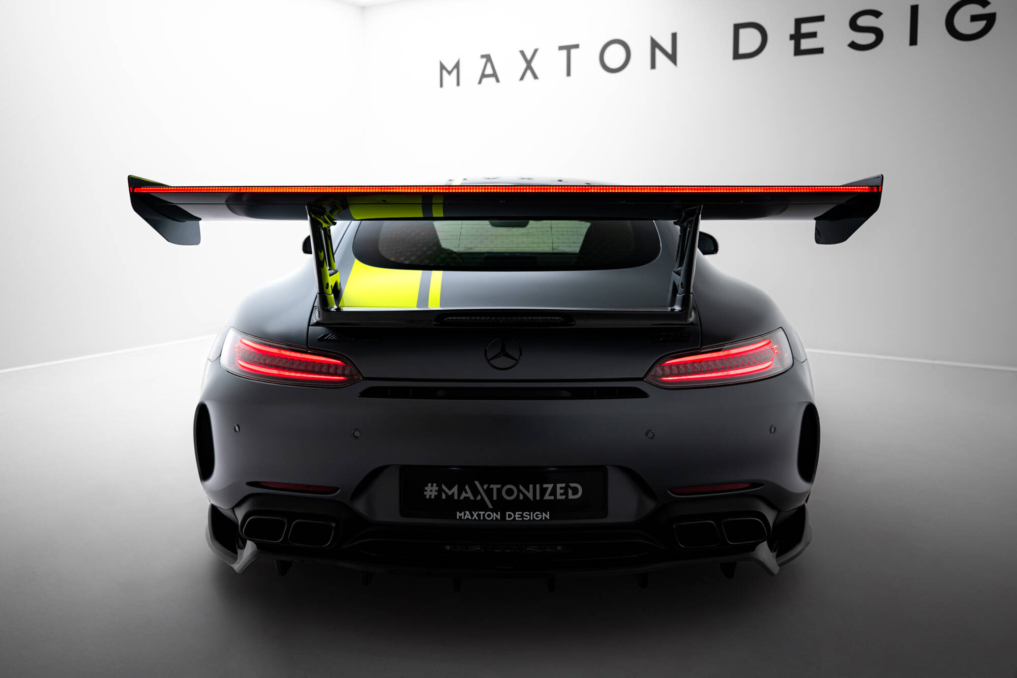Hiilikuituspoileri + LED Mercedes-AMG GTR C190 Facelift, Maxton