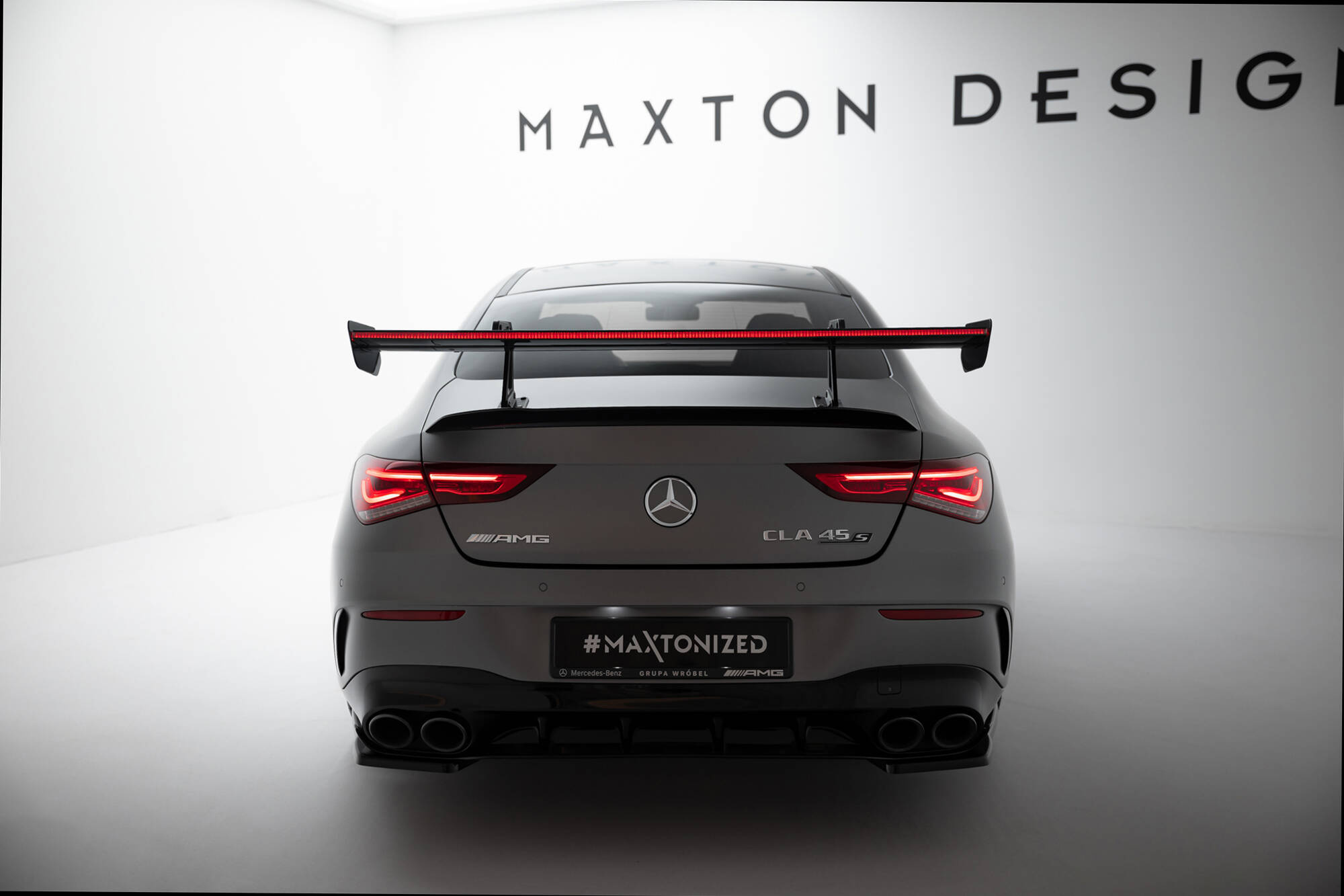 Hiilikuituspoileri (w/ upper swan) + LED Mercedes-Benz CLA Coupe C118 / C118 Facelift, Maxton