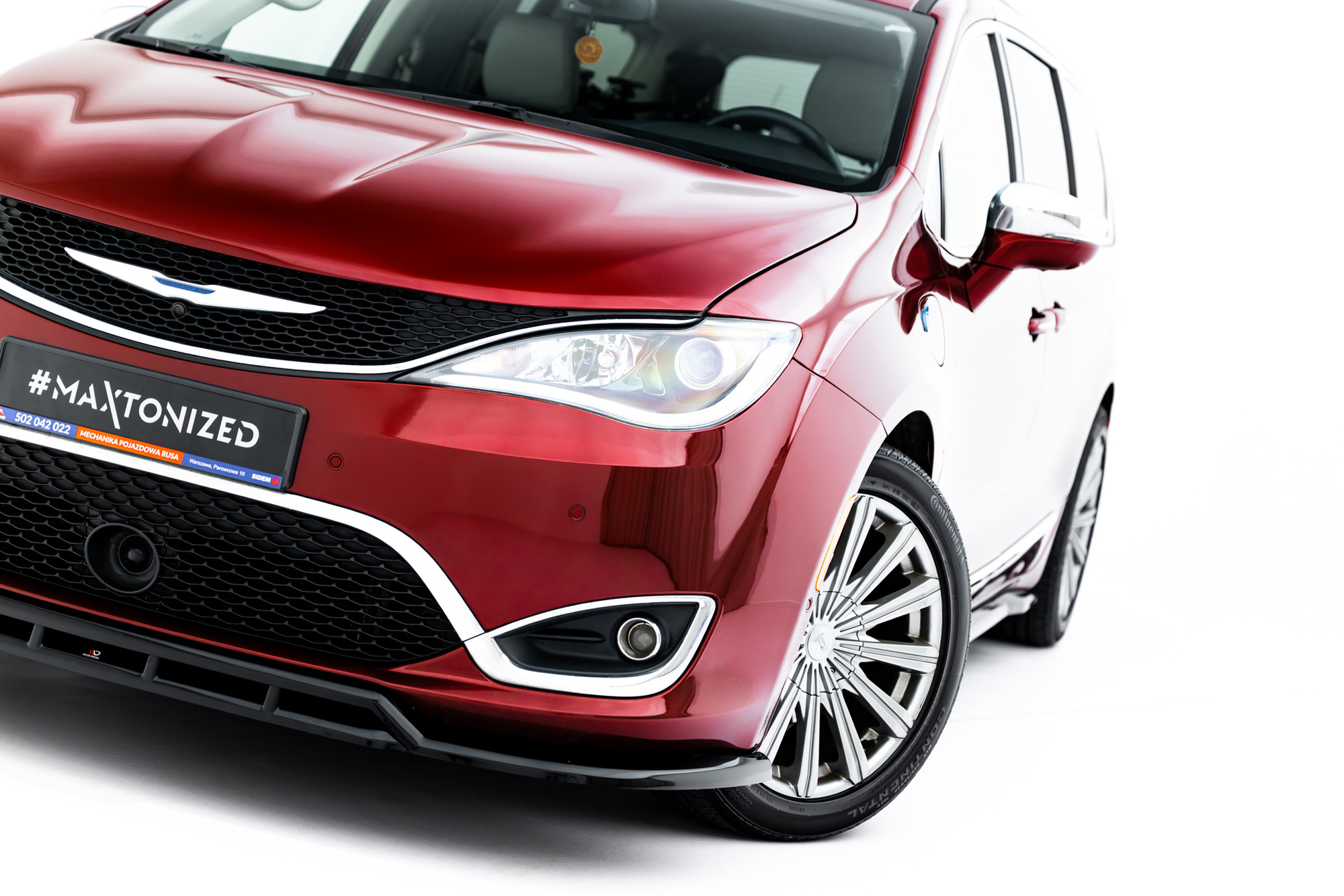 Etulippa Chrysler Pacifica Mk2, Maxton-5
