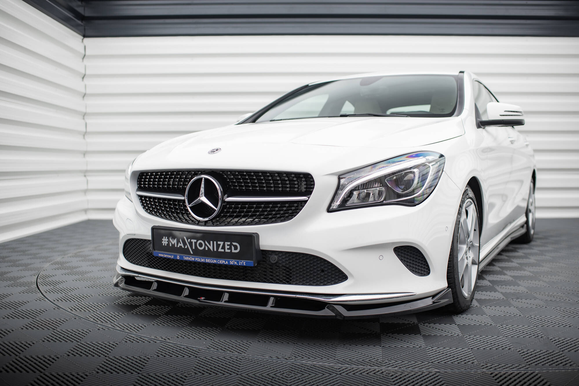 Etusplitteri Mercedes-Benz CLA C117 Facelift, Maxton