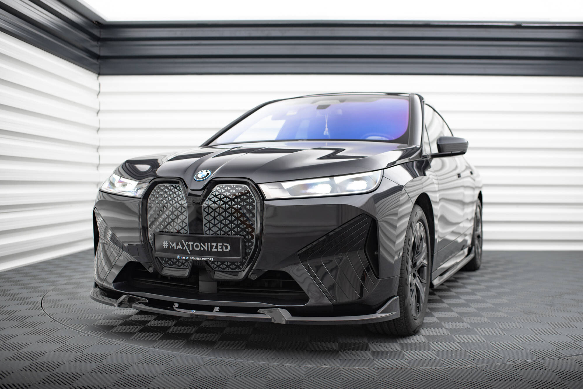 Etusplitteri (V1) BMW iX M-Pack i20, Maxton