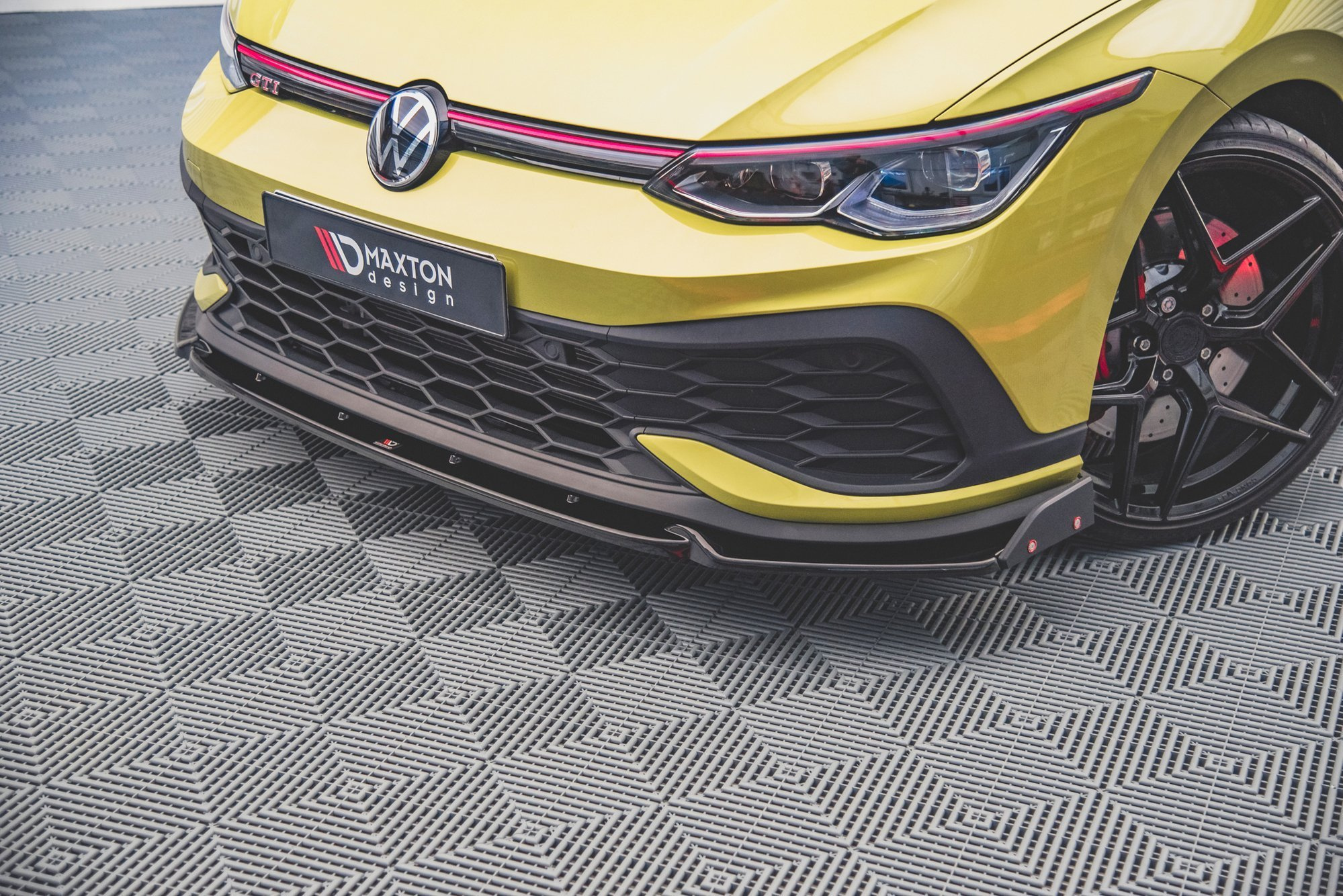 Etusplitteri (V1) + Levikelipat Volkswagen Golf GTI Clubsport Mk8, Maxton