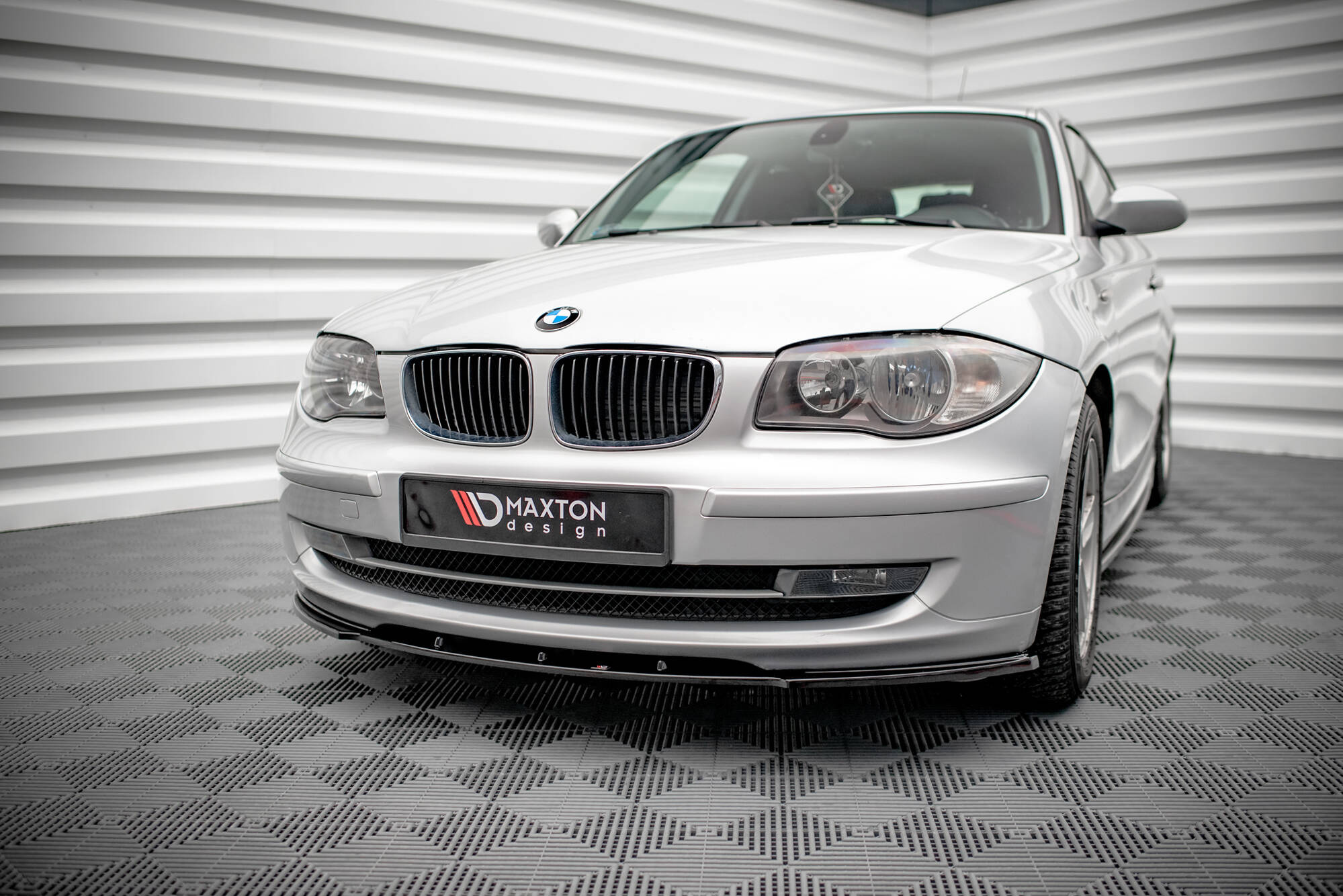 Etusplitteri (V2) BMW 1 E81 Facelift, Maxton