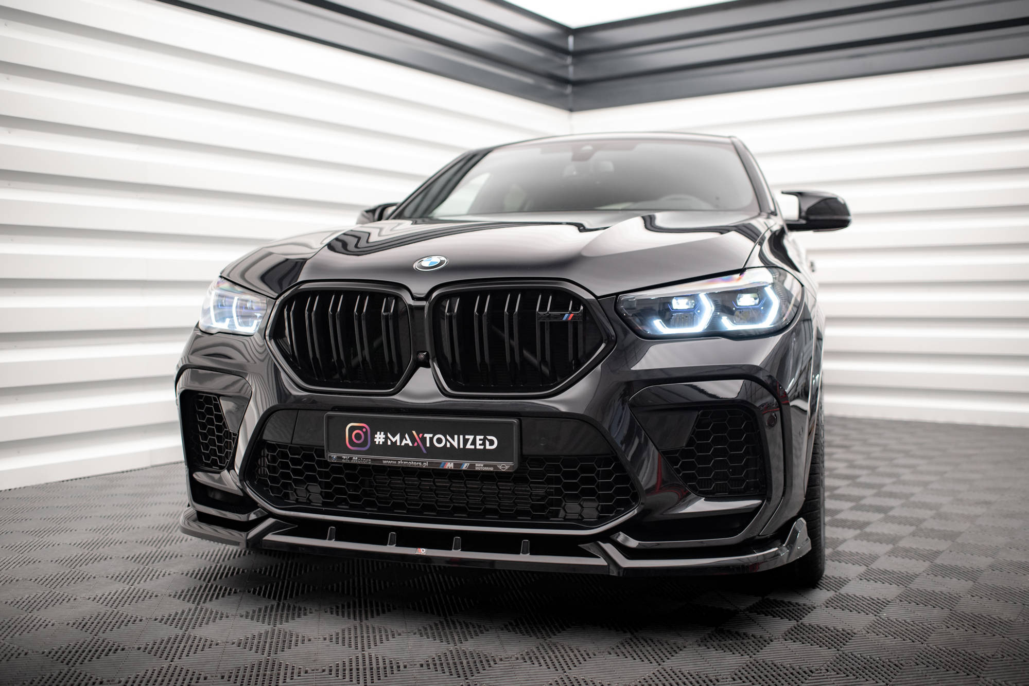 Etusplitteri (V2) BMW X6 M F96, Maxton