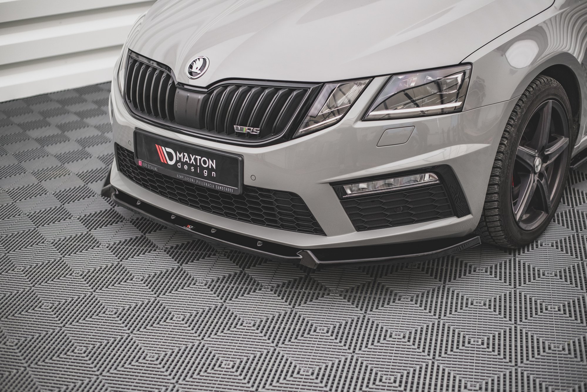 Etusplitteri (V2) Skoda Octavia RS Mk3 Facelift, Maxton