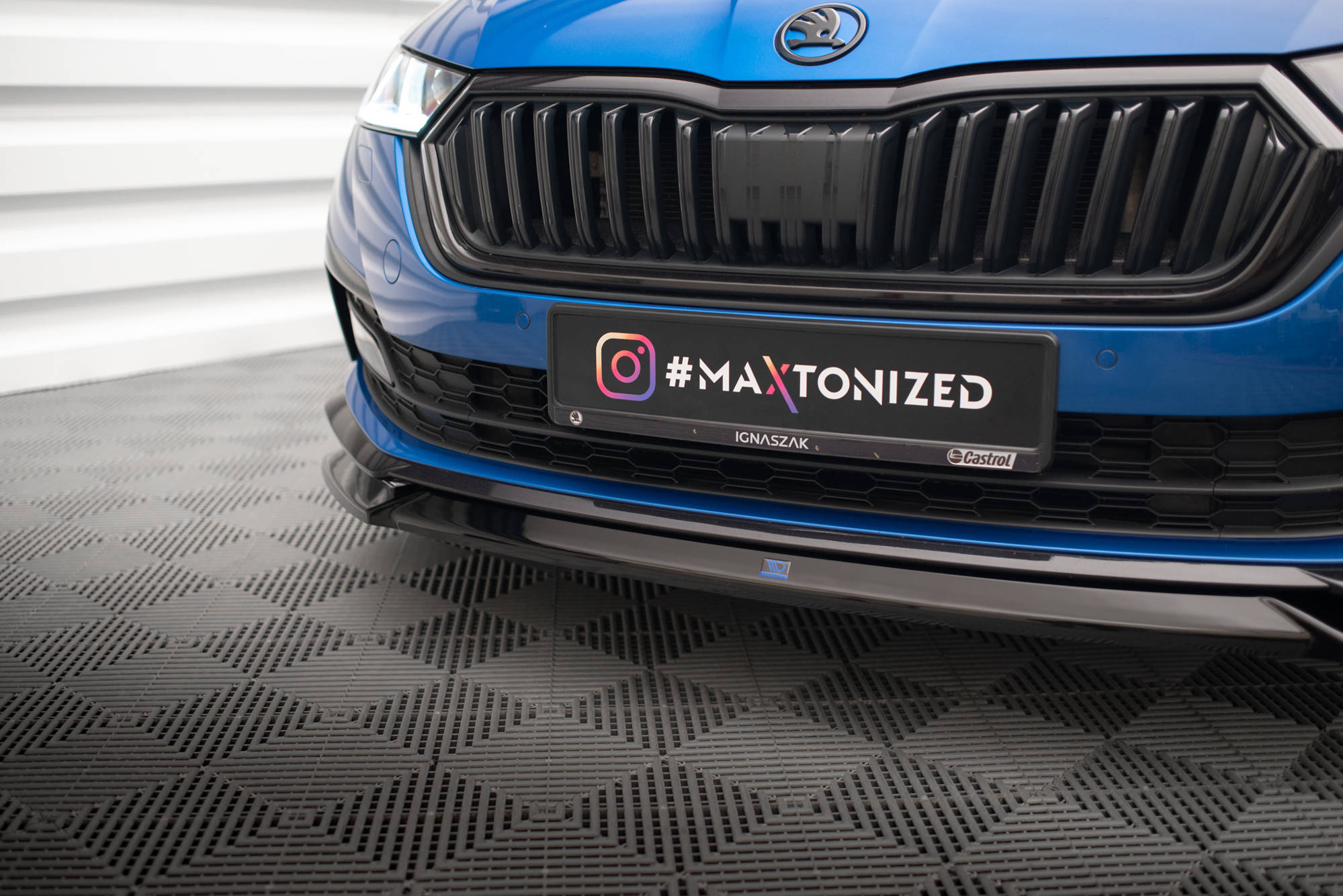 Etusplitteri (V2) Skoda Octavia Sportline Mk4, Maxton-3