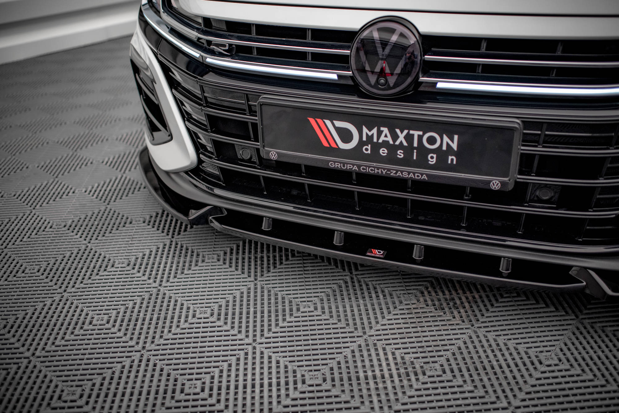 Etusplitteri (V2) Volkswagen Arteon R, Maxton-3