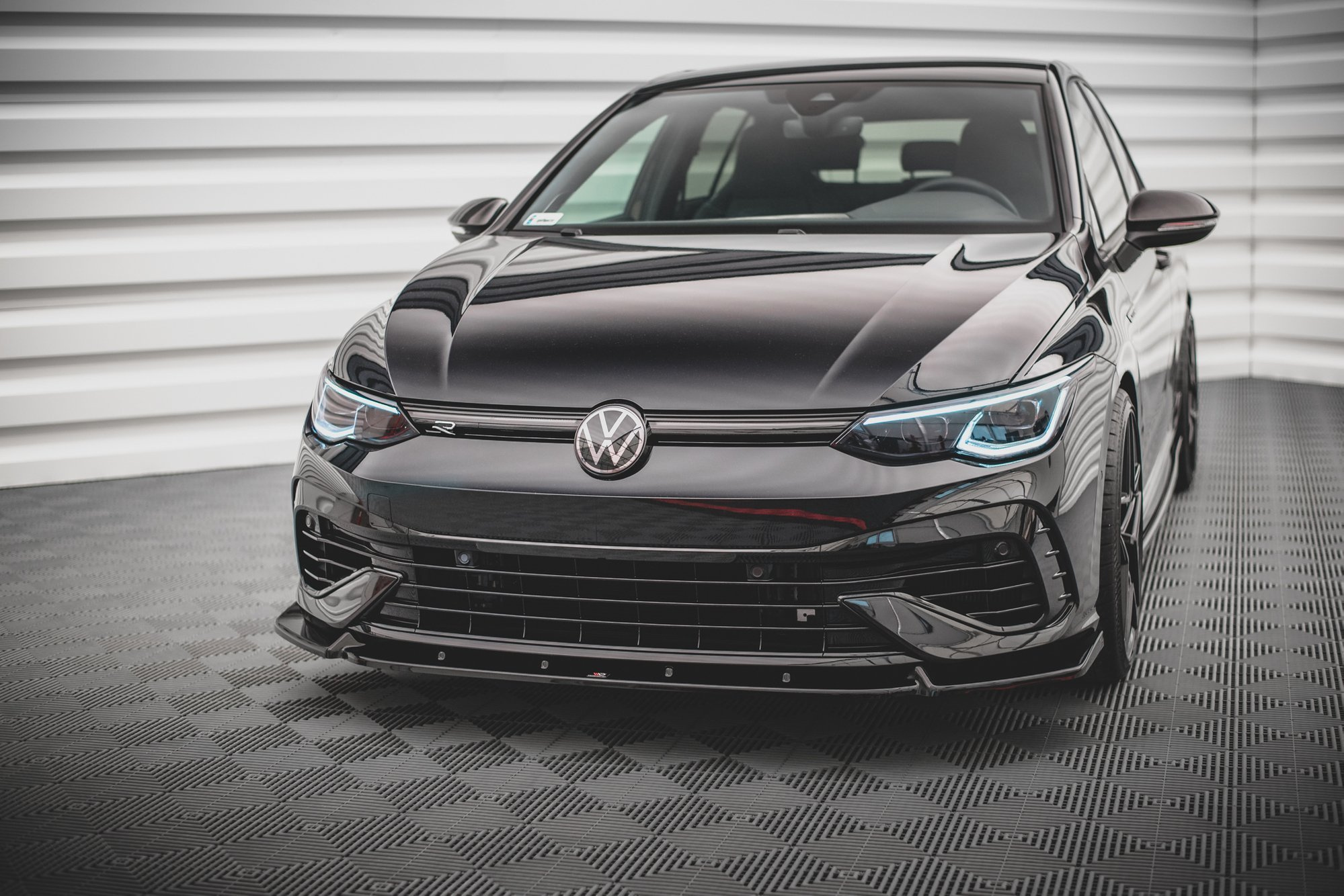 Etusplitteri (V2) Volkswagen Golf R Mk8, Maxton