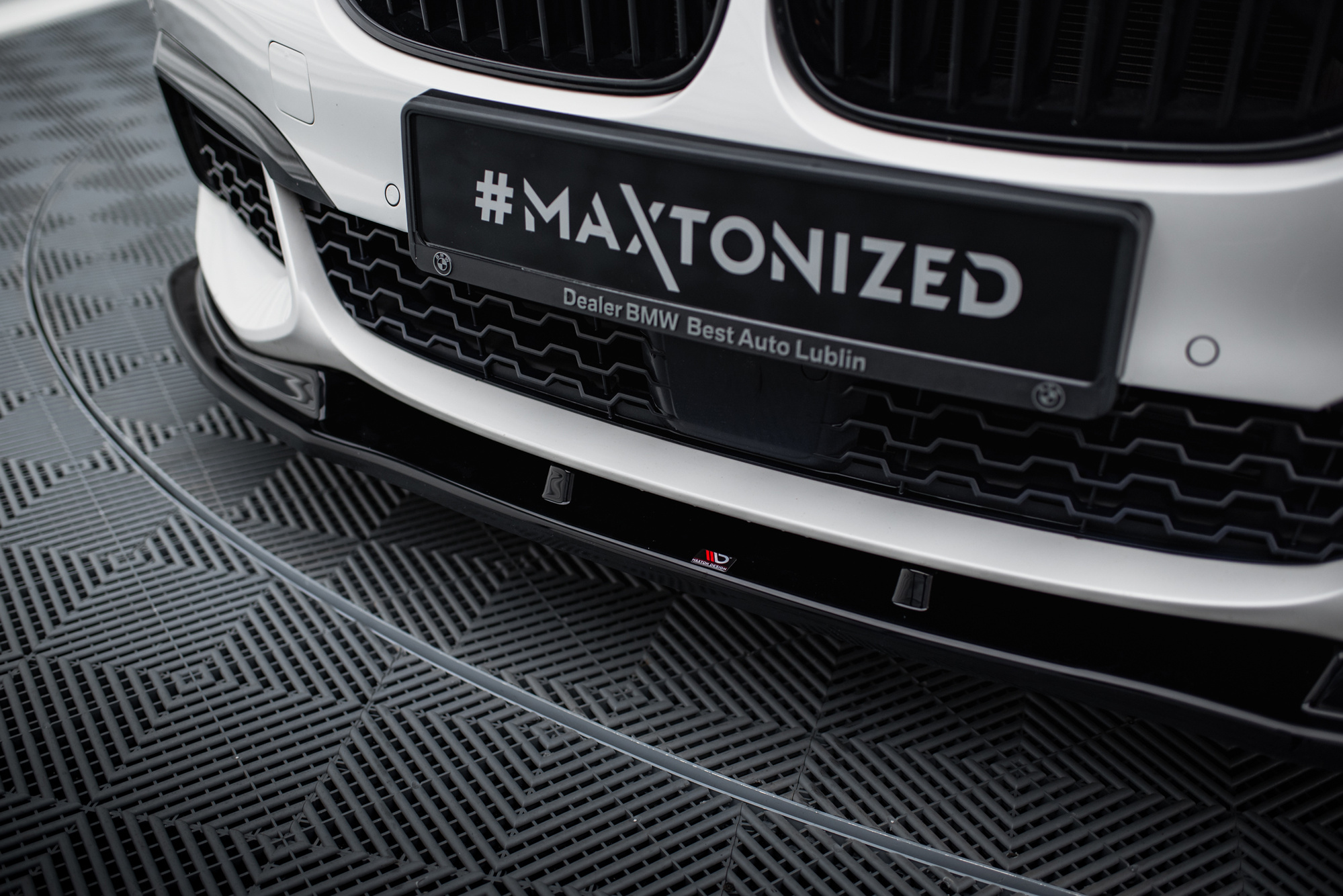 Etusplitteri (V2) BMW 7 M-Pack G11 /G12, Maxton-3