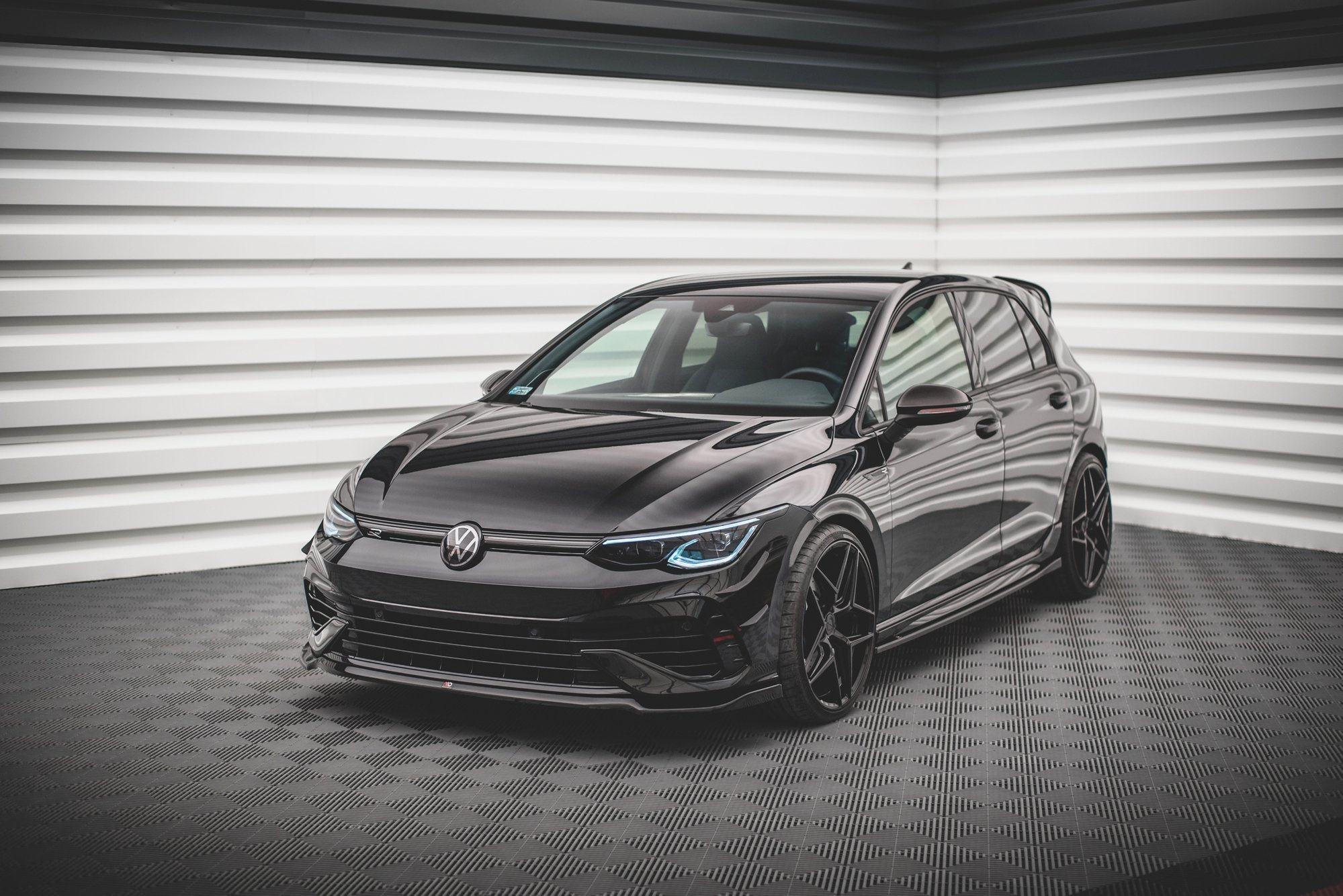 Etusplitteri (V6) Volkswagen Golf R Mk8, Maxton