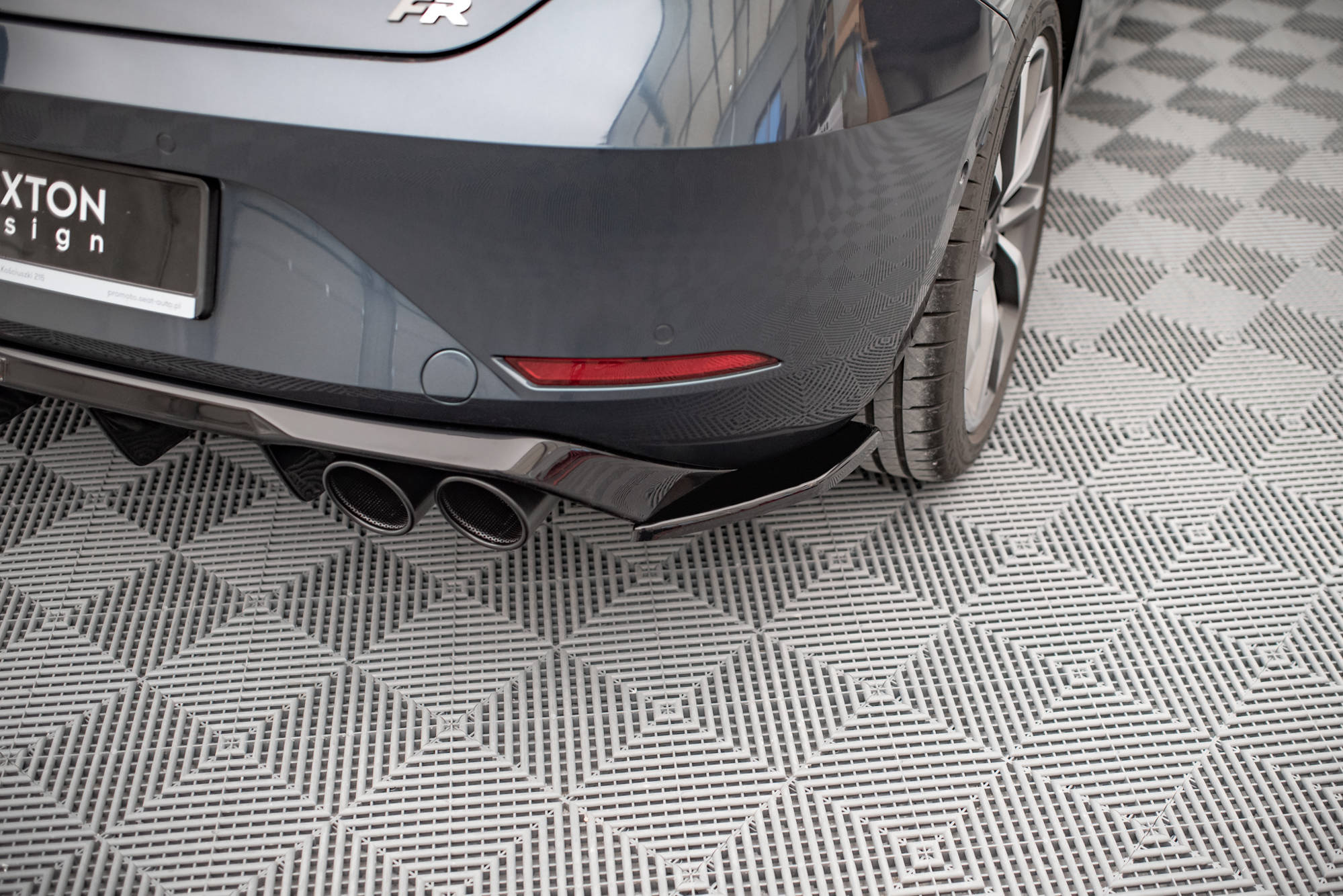 Taka sivusplitterit Seat Leon FR Hatchback Mk4, Maxton