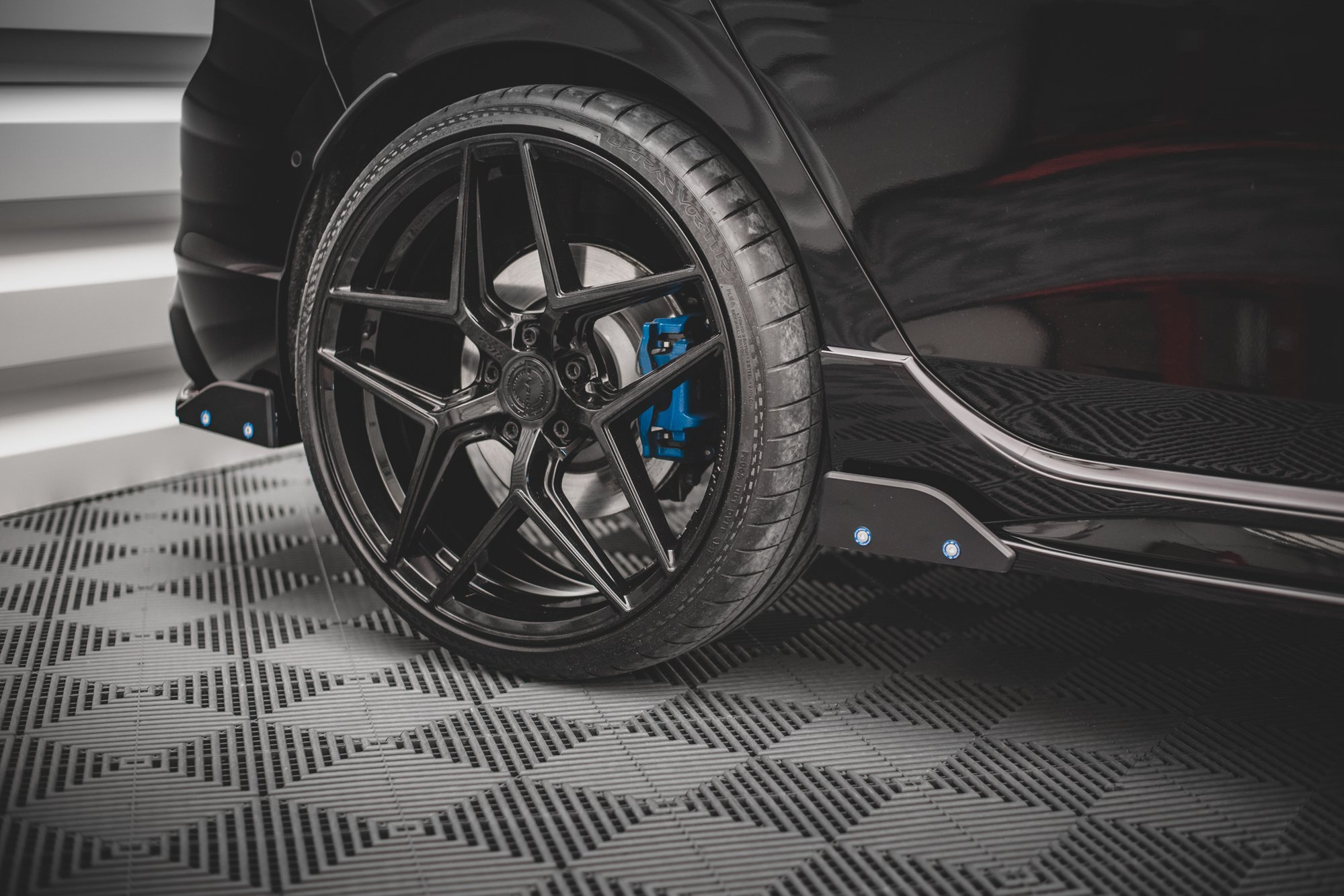 Taka sivusplitterit (V2) + Levikelipat Volkswagen Golf R Mk8, Maxton-3