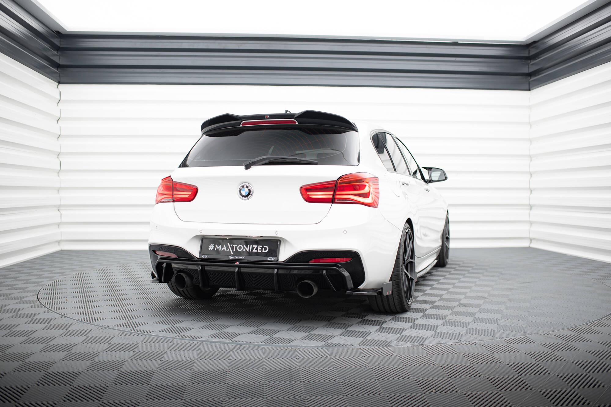 Takasplitterit (V5) + Flaps (Takahelmalle (V3)) BMW 1 M-Pack / M140i F20 Facelift, Maxton-2