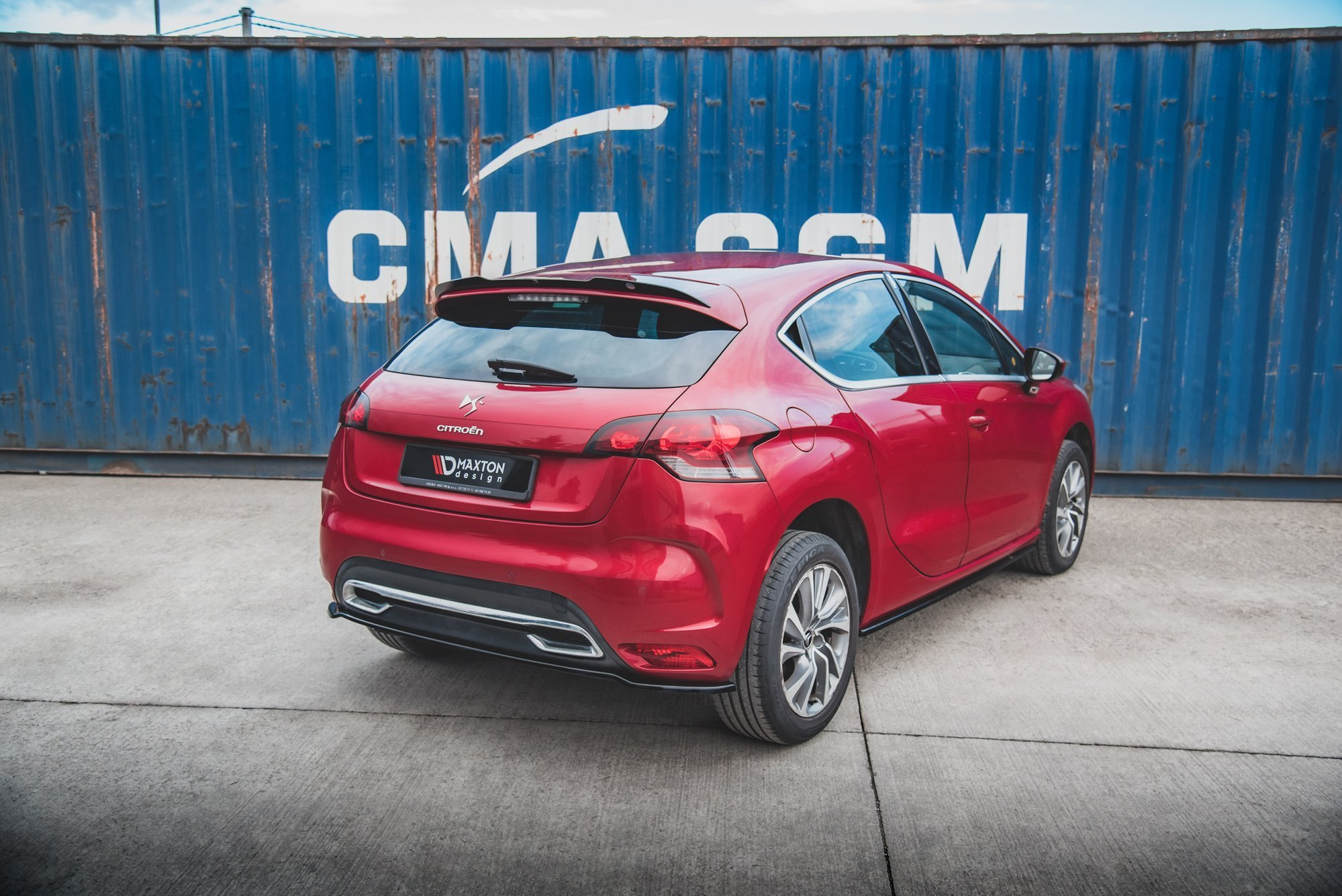 Takasplitteri Citroen DS4, Maxton