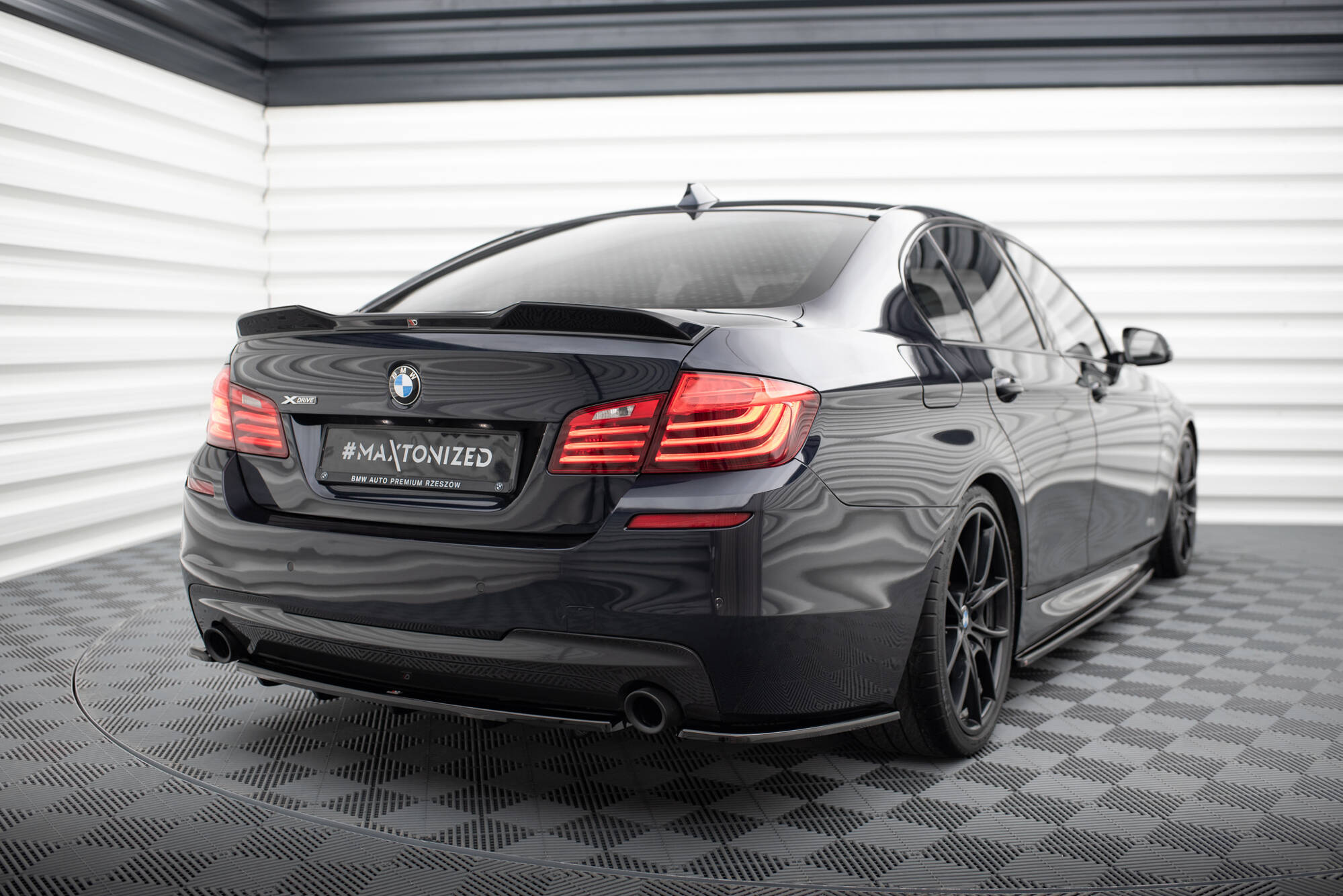 Takasplitteri BMW 5 F11 M-PACK (two single exhaust ends), Maxton