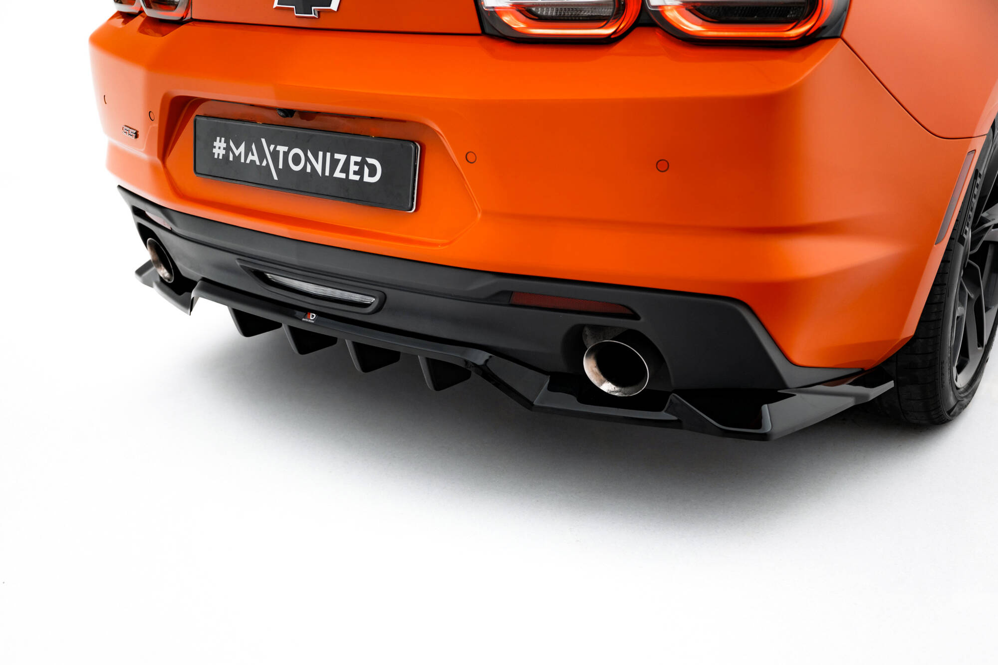 Takasplitteri (with vertical bars) Chevrolet Camaro SS Mk6 Facelift, Maxton