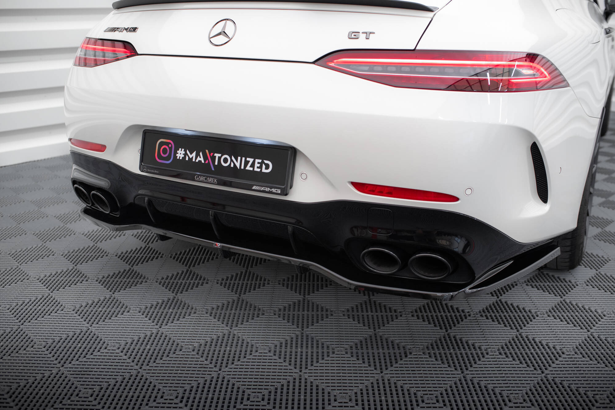 Takasplitteri (w/ v. bars) Mercedes-AMG GT 43 4 Door Coupe V8 Styling Package, Maxton