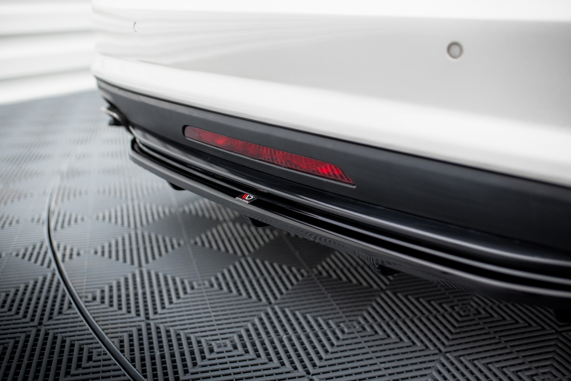 Takasplitteri (w/ v. bars) Mercedes-Benz CLS AMG-Line C218, Maxton-3