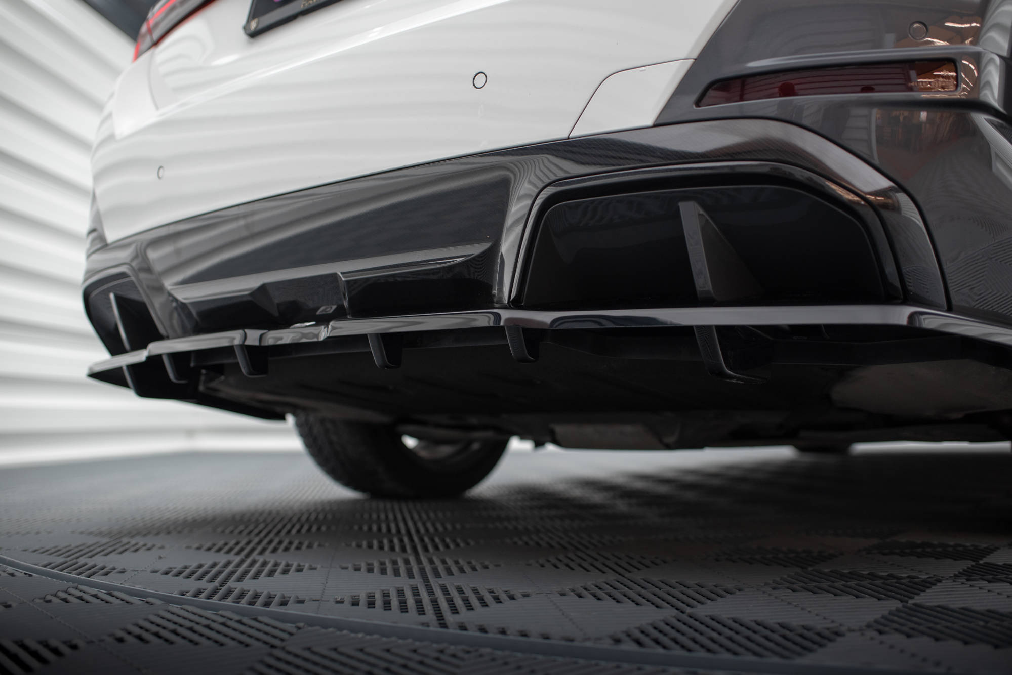 Takasplitteri V.1 BMW i4 M-Pack G26, Maxton-3