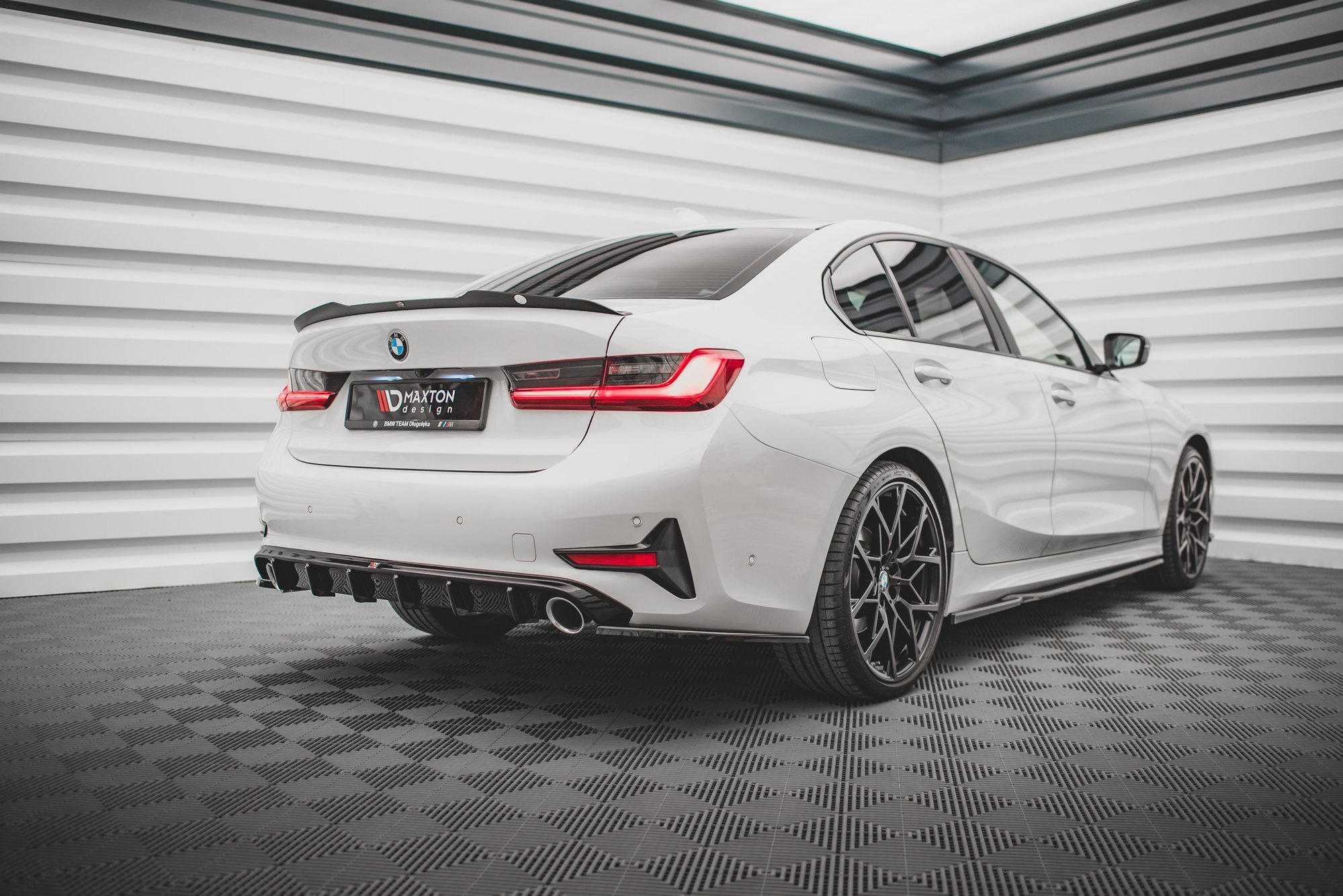 Takahelma BMW 3 G20 / G21, Maxton-2