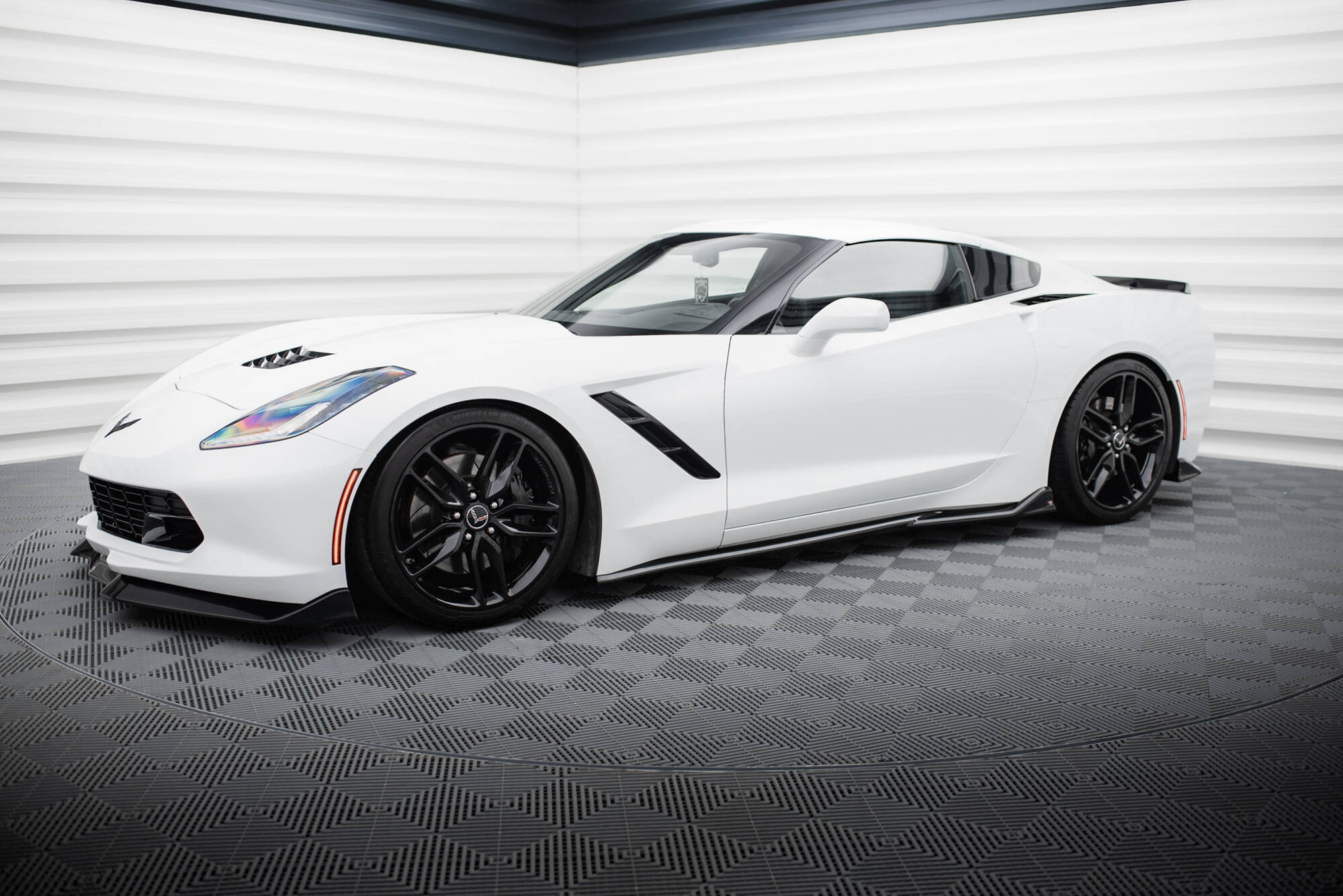 Splitterisarja Chevrolet Corvette Stingray C7, Maxton