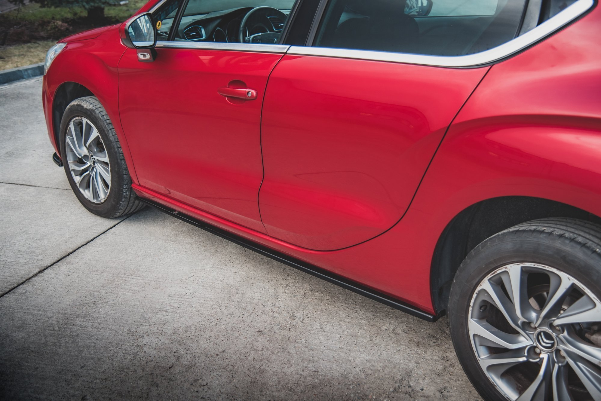 Sivuhelman levikkeet Citroen DS4, Maxton