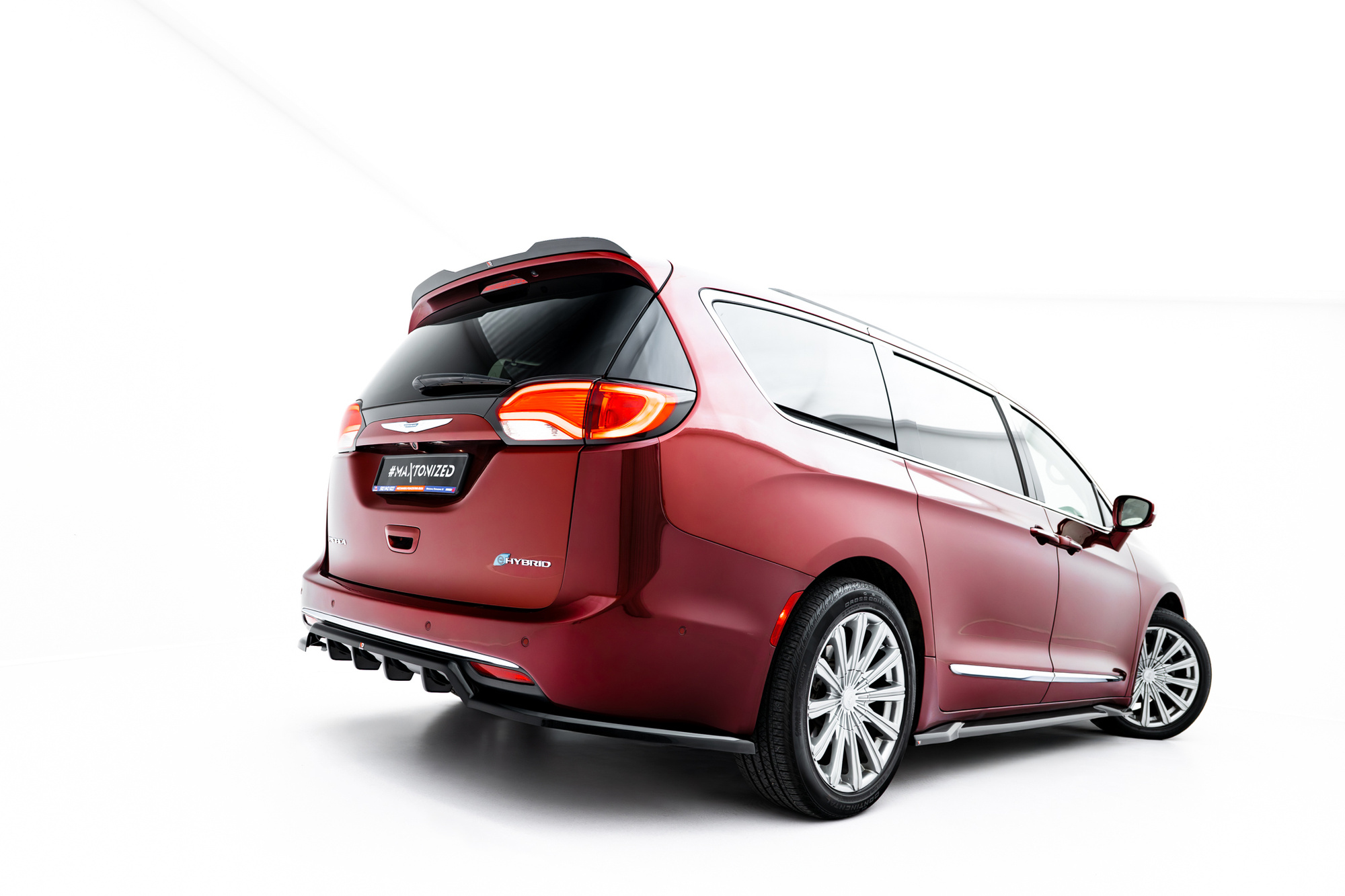 Sivuhelman levikkeet V.2 Chrysler Pacifica Mk2, Maxton-4