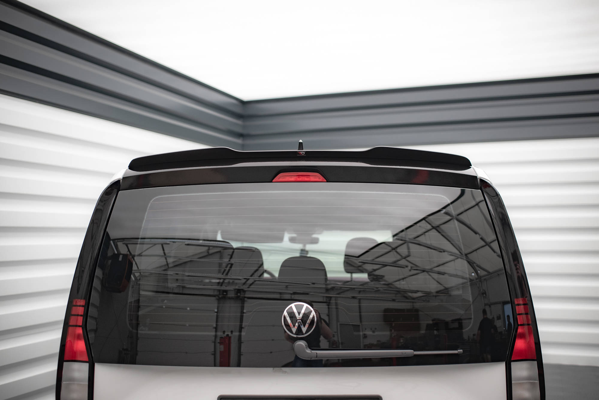 Spoilerilippa Volkswagen Caddy Mk5, Maxton-3