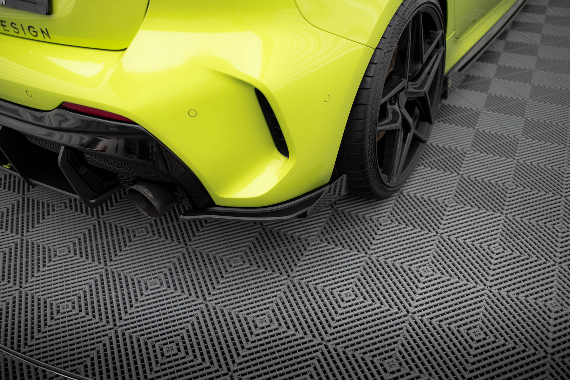 Street Pro Takasplitterit (V1) + Flaps (V1) BMW 1 F40 M-Pack / M135i, Maxton