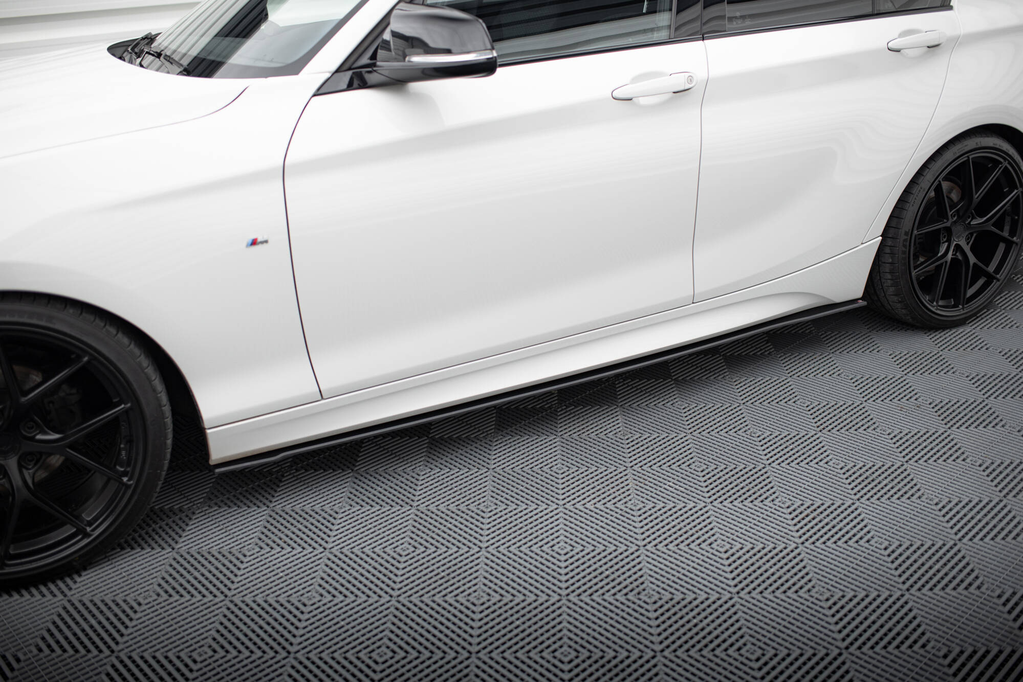 Street Pro Sivuhelmat (V2) BMW 1 F20 M135i / M140i / M-Pack, Maxton