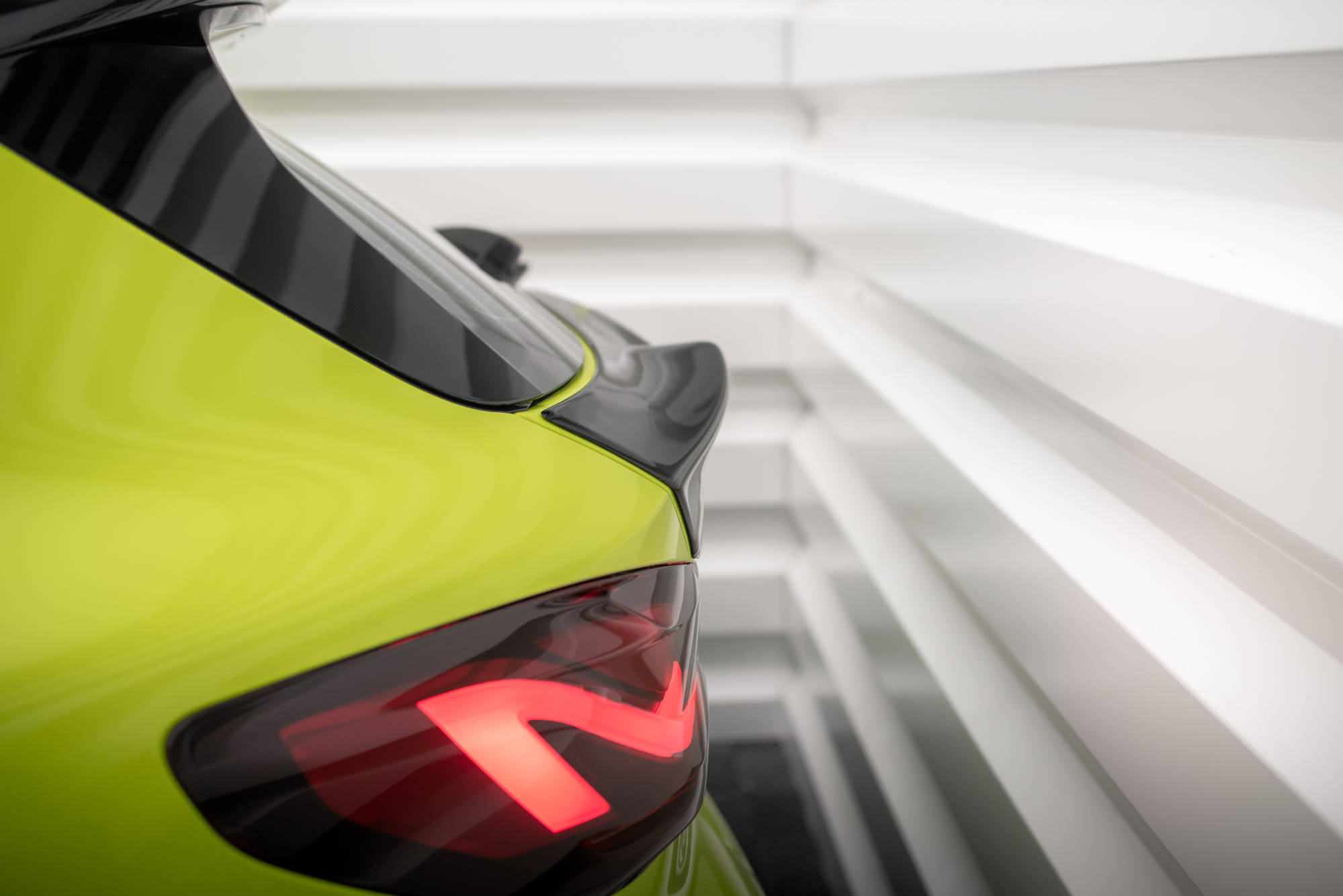 Takaikkunan lippa BMW 1 M-Pack / M135i / 128ti F40, Maxton-2